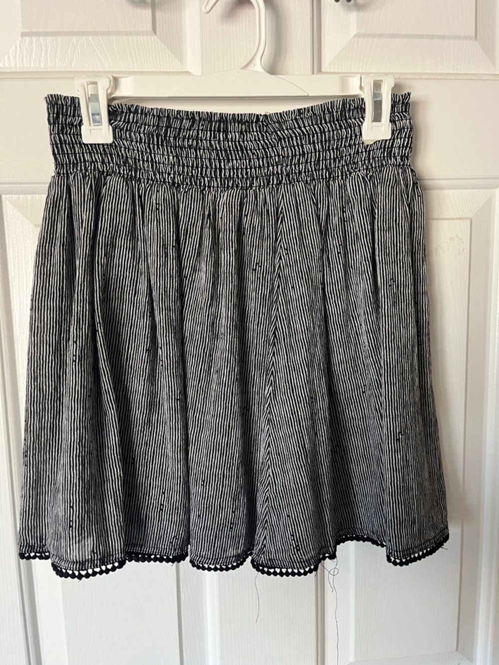 Old Navy Black & White Striped Smocked Waist Mini Skirt
